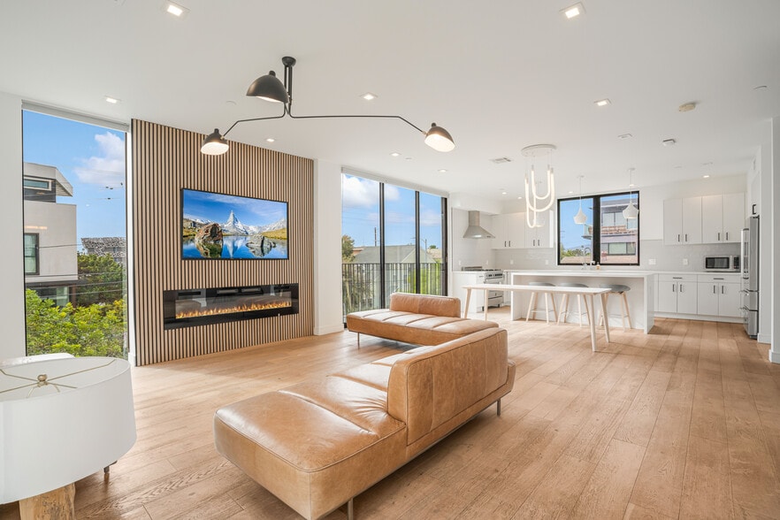 More Photos Of 2432 Penmar Ave, Venice Apartments For Sale