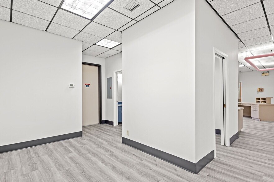 More Photos Of 6210 Samuel Wells, Jacksonville Medical For Sale