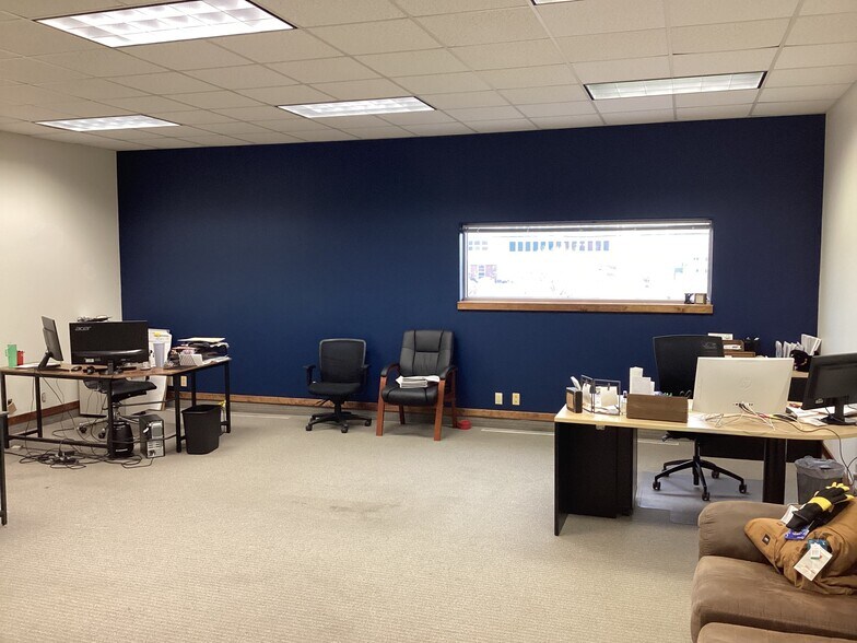 More Photos Of 117 S 25th St, Omaha Office For Lease
