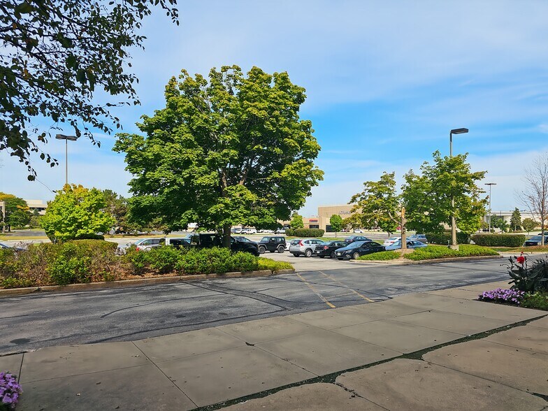 More Photos Of 200 S Executive Dr, Brookfield Coworking Space