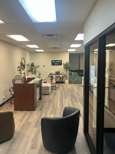 More Photos Of 15395 31st Ave, Plymouth Warehouse For Lease