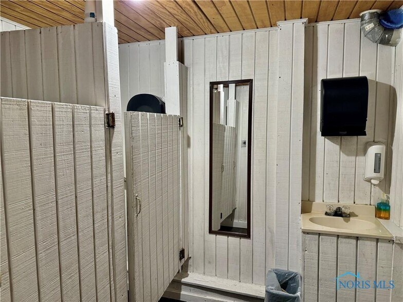 More Photos Of 14475 Power Dam Rd, Defiance Sports And Entertainment For Sale