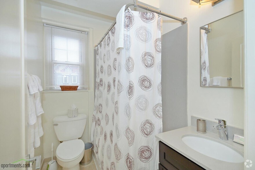 More Photos Of 1841 Columbia Rd NW, Washington Apartments For Lease