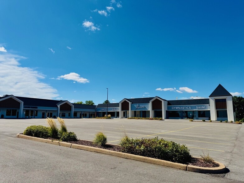 More Photos Of 15425-15495 Clayton Rd, Ballwin Unknown For Lease