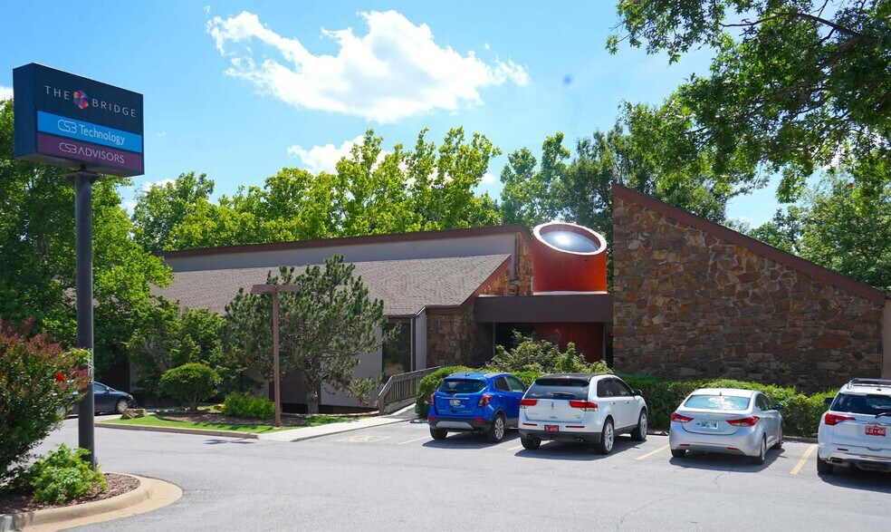 More Photos Of 5272 S Lewis Ave, Tulsa Office For Sale