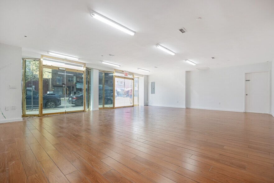 More Photos Of 172-18 Jamaica Ave, Jamaica Coworking Space