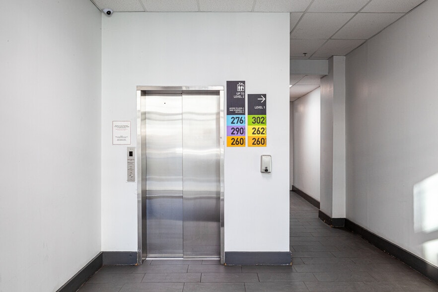 More Photos Of 276 Carlaw Av, Toronto Showroom For Lease