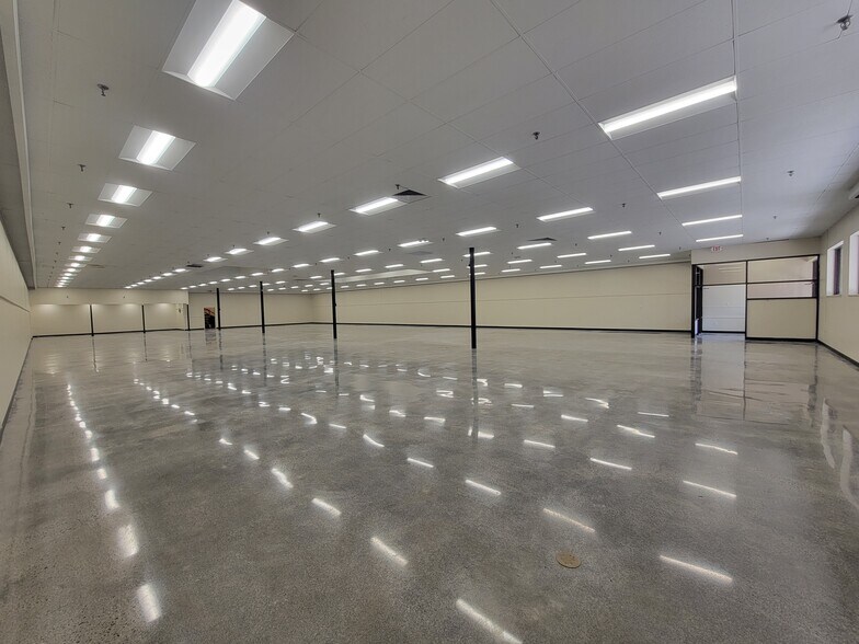 More Photos Of 2726 Lee Hwy, Troutville Storefront For Lease