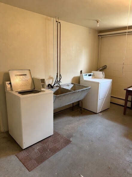 More Photos Of 616 Ivy Ave E, Saint Paul Apartments For Sale