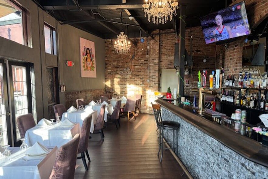 More Photos Of 10 Woods Corner Rd, East Setauket Restaurant For Lease