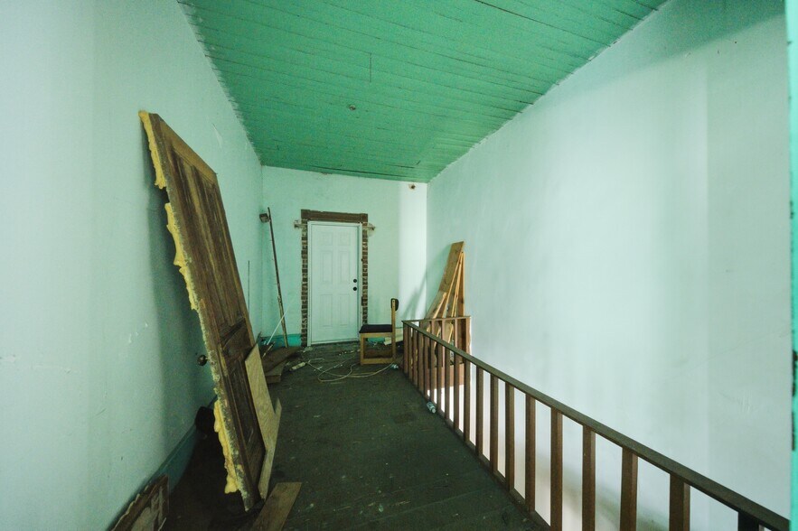 More Photos Of 120 N Main St, Bushnell Office Residential For Sale