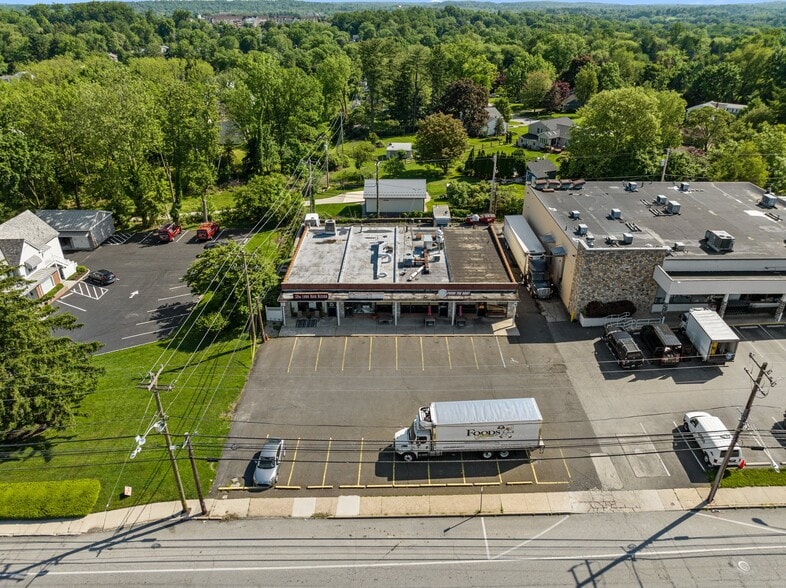 More Photos Of 513-519 Germantown Pike, Lafayette Hill Storefront For Sale