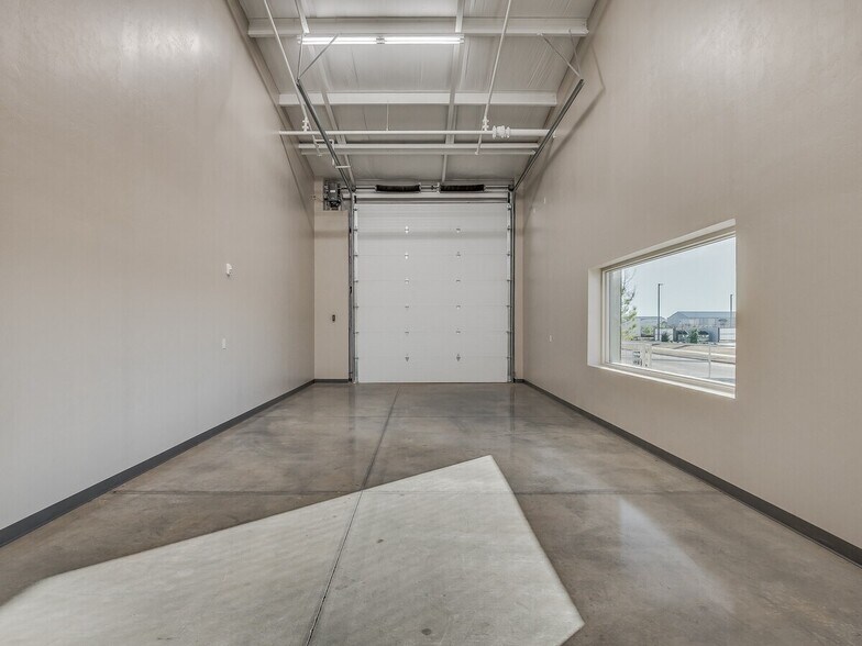More Photos Of 611 Hundred Oaks Dr, Edmond Warehouse For Sale