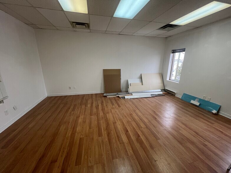 More Photos Of 4170 Grande Allée, Longueuil Office For Lease