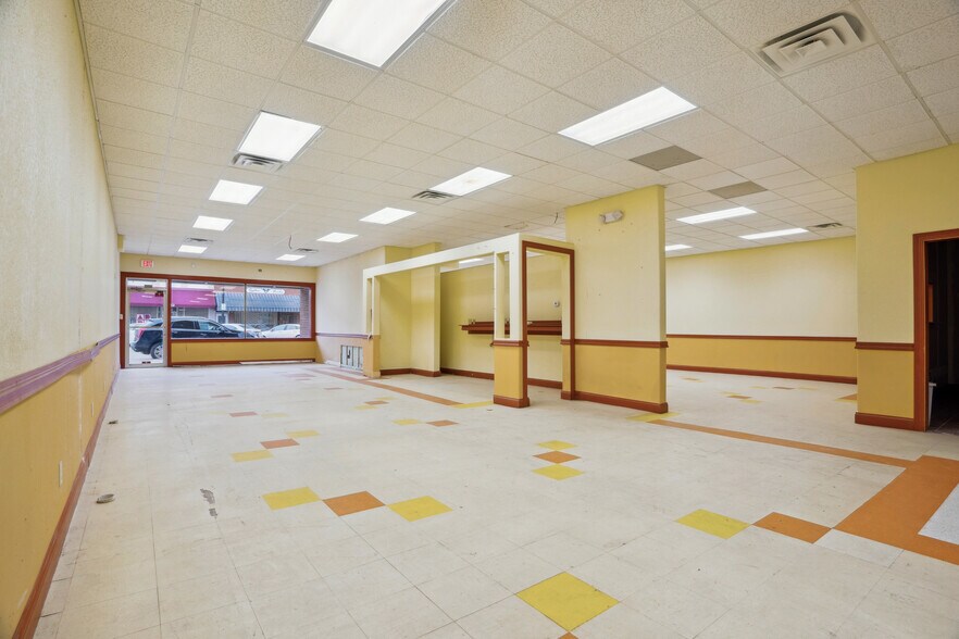 More Photos Of 121 N Main St, Mount Pleasant Restaurant For Sale