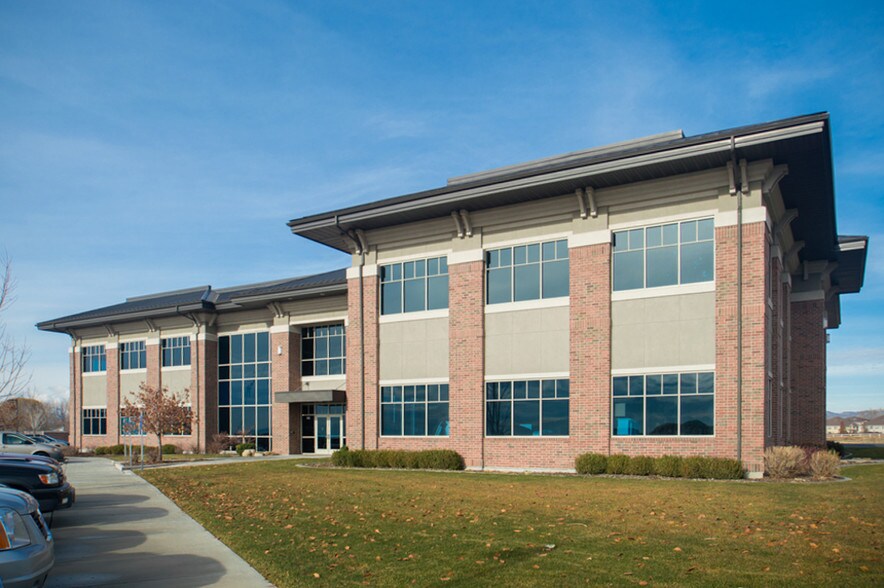 More Photos Of 233 S Pleasant Grove Blvd, Pleasant Grove Office For Sale