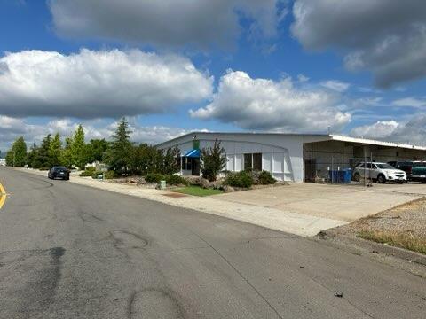 More Photos Of 5070 Mountain Lakes Blvd, Redding Warehouse For Sale