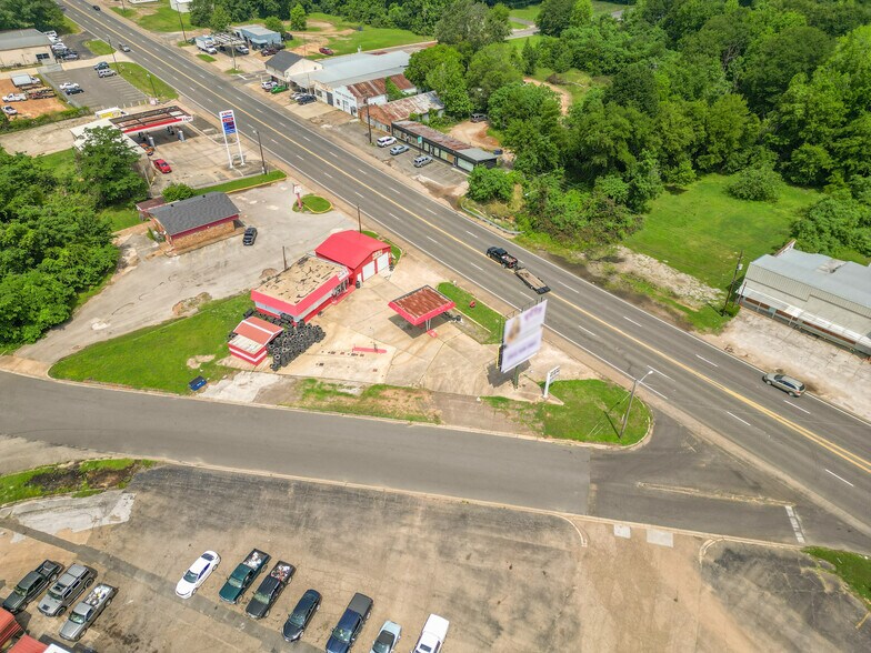 More Photos Of 300 W Pinecrest Dr, Marshall Auto Repair For Sale