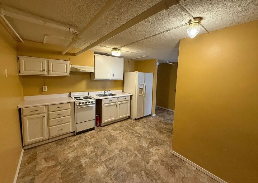 More Photos Of 823 18th St, Des Moines Apartments For Sale