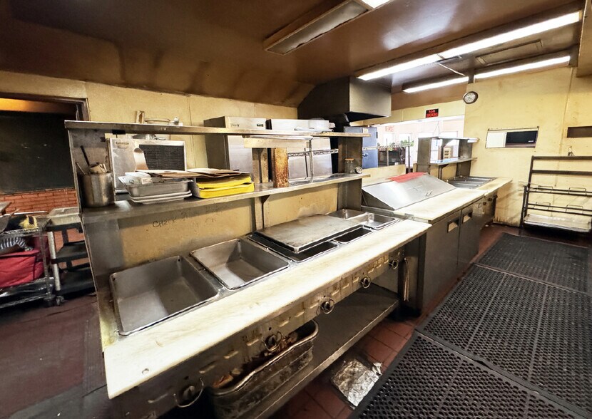 More Photos Of 5209 4th St NW, Albuquerque Restaurant For Sale