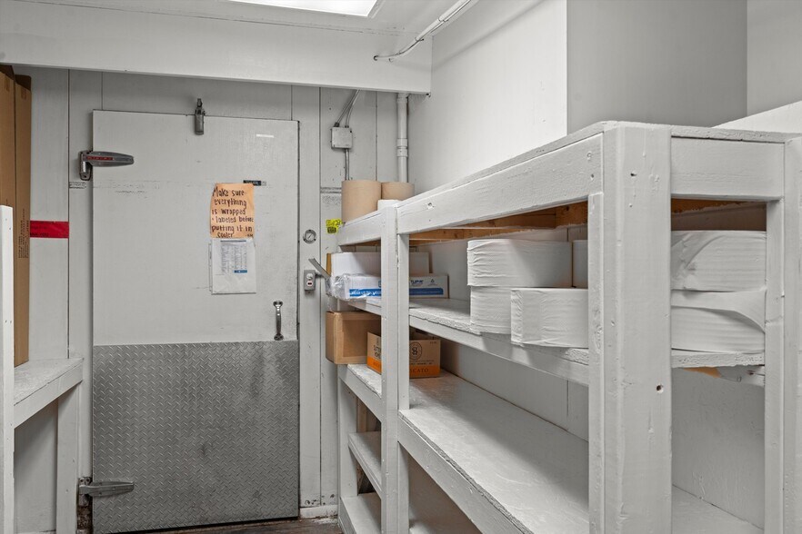 More Photos Of 522 6th St, Racine General Retail For Sale