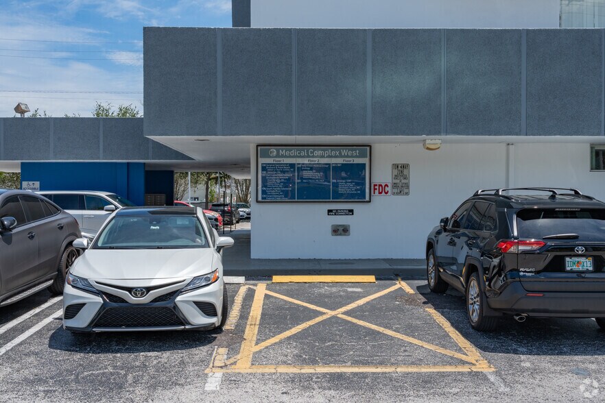 More Photos Of 1930 NE 47th St, Fort Lauderdale Medical For Lease