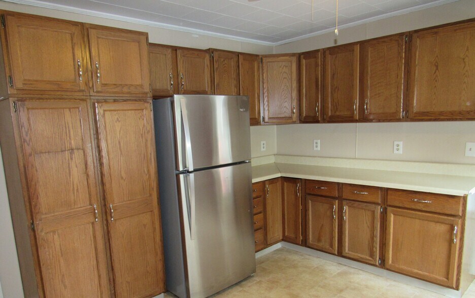 More Photos Of 12 Lindell Ave, Leominster General Retail For Sale