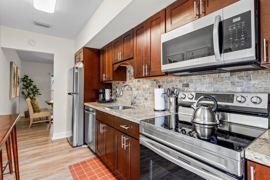 More Photos Of 615-617 NE 9th Ave, Fort Lauderdale Apartments For Sale