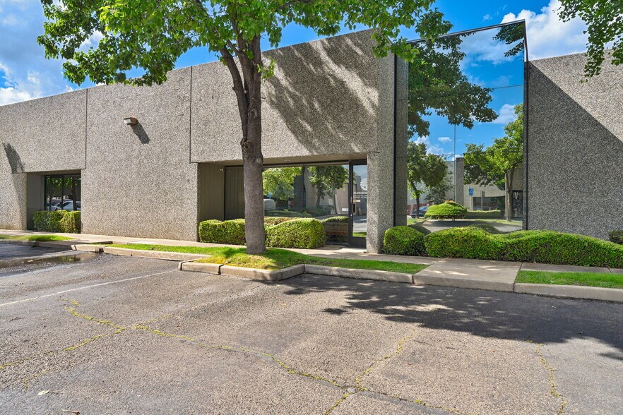 More Photos Of 3298 Monier Cir, Rancho Cordova Warehouse For Sale