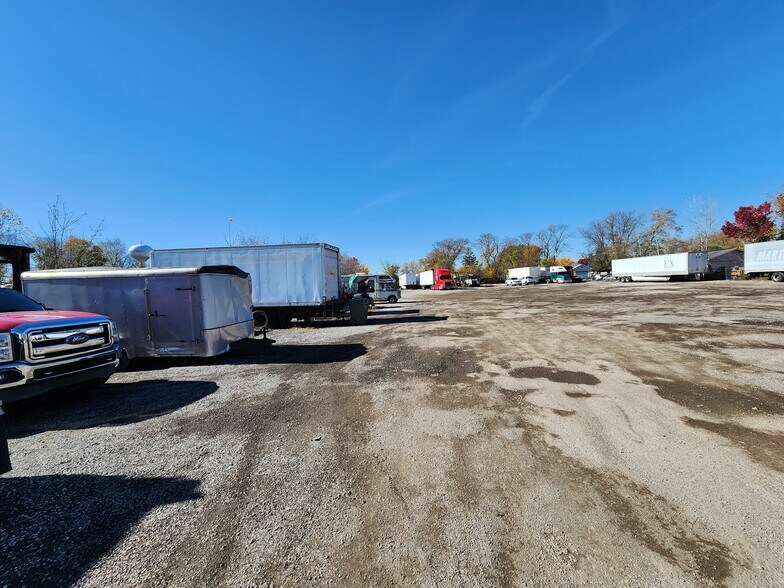 More Photos Of 16340 S Crawford Ave, Markham Warehouse For Lease