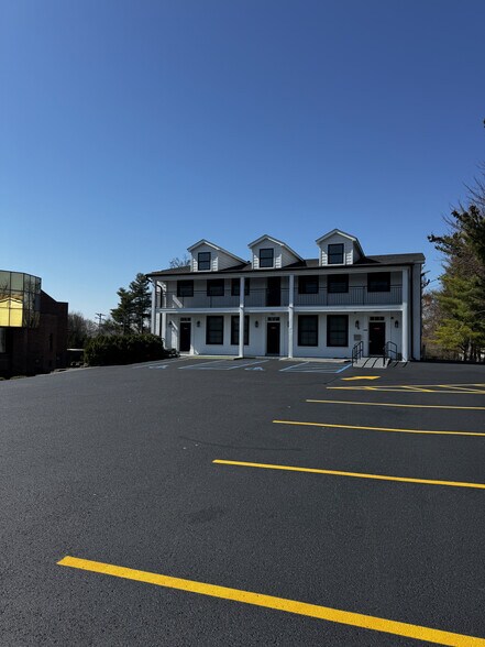 More Photos Of 453 N Lindbergh Blvd, Creve Coeur Office For Sale