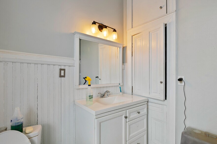 More Photos Of 2200 E Grace St, Richmond Apartments For Sale