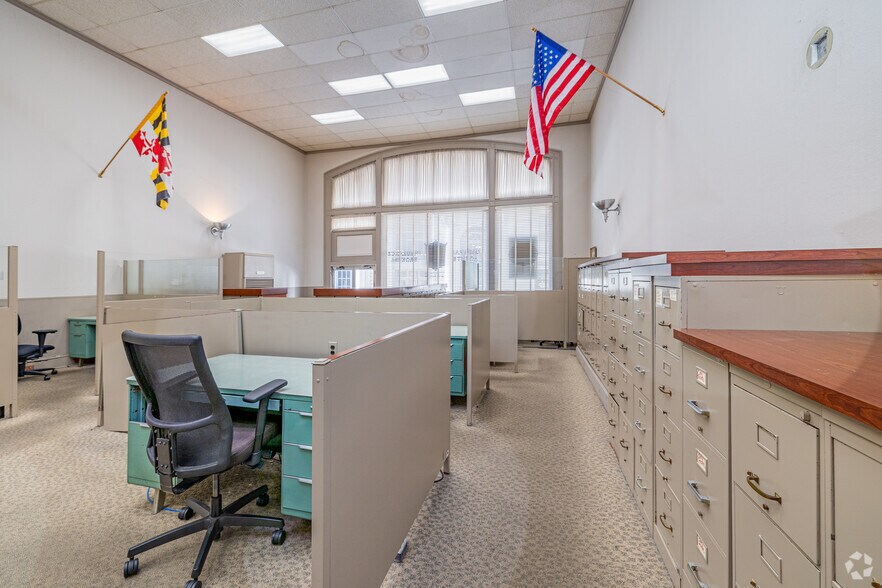 More Photos Of 23 South St, Baltimore Office For Sale
