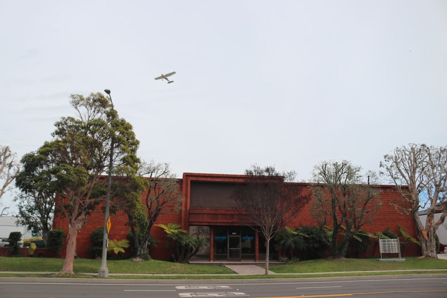 Primary Photo Of 23880-23898 Madison St, Torrance Warehouse For Lease