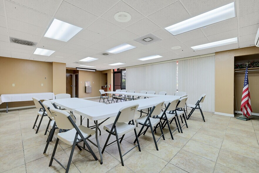 More Photos Of 1005 Stafford Way, Yuba City Restaurant For Sale