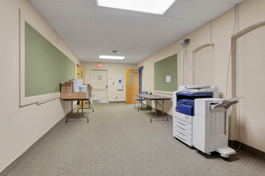 More Photos Of 300 E Auburn Ave, Springfield Office For Sale