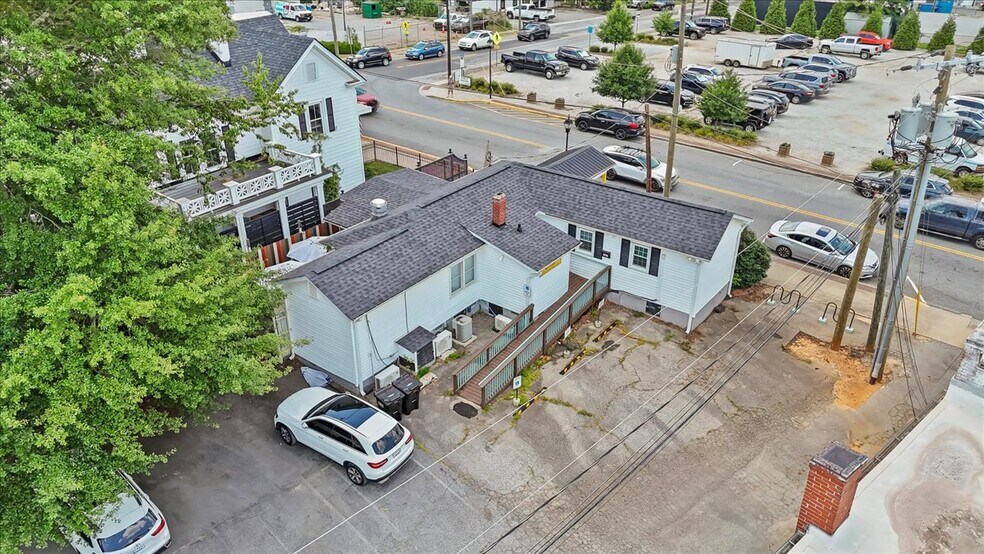 More Photos Of 107 W Curtis St, Simpsonville Freestanding For Sale