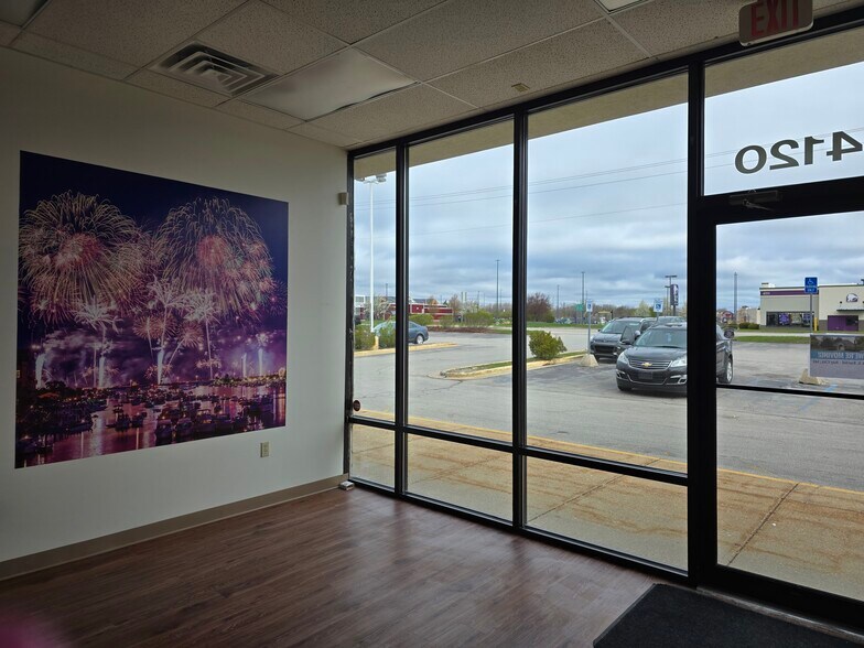 More Photos Of 4100-4130 Wilder Rd, Bay City Storefront For Lease