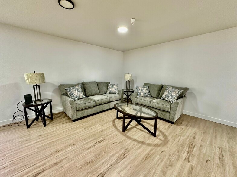 More Photos Of 404 E 5600 S, Salt Lake City Apartments For Sale