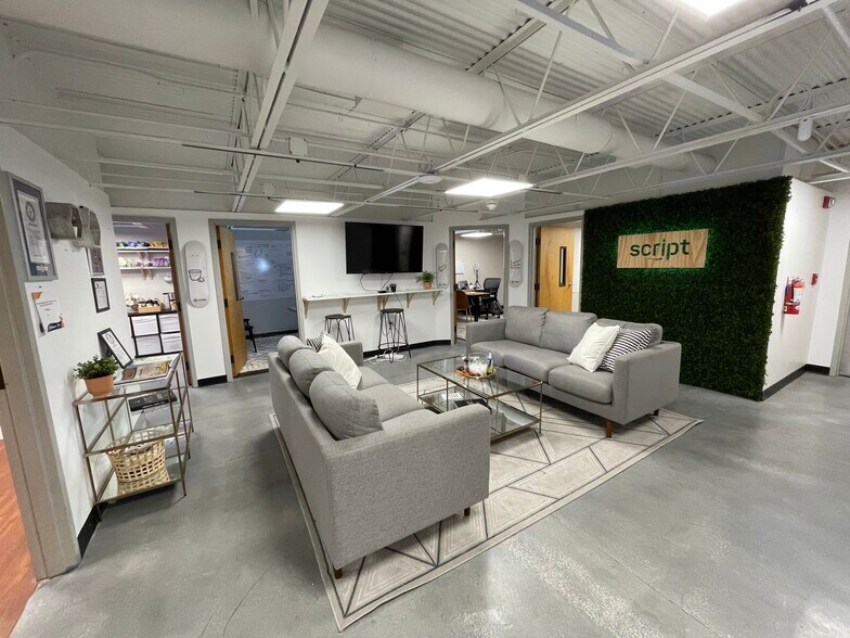 More Photos Of 1529 W North A St, Tampa Coworking Space
