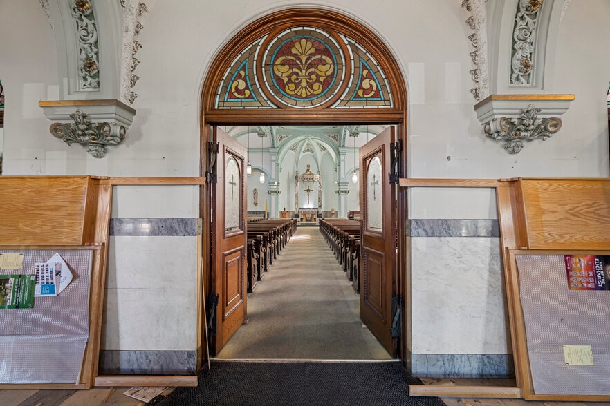 More Photos Of 21 State St, Oil City Specialty For Sale