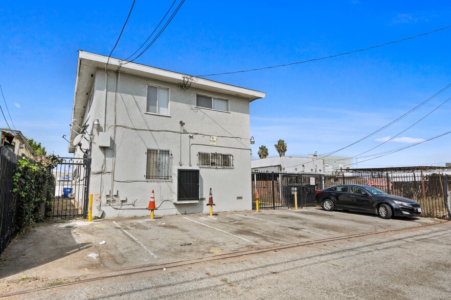 More Photos Of 7516 S Western Ave, Los Angeles Apartments For Sale