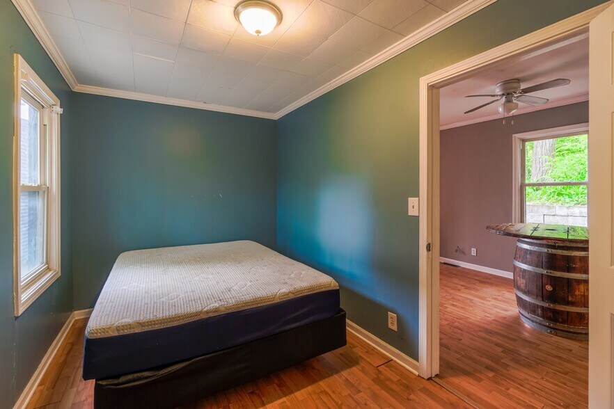 More Photos Of 117 Nippersink Rd, Fox Lake Apartments For Sale