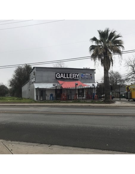 More Photos Of 2726 N Saint Marys St, San Antonio Bar For Lease