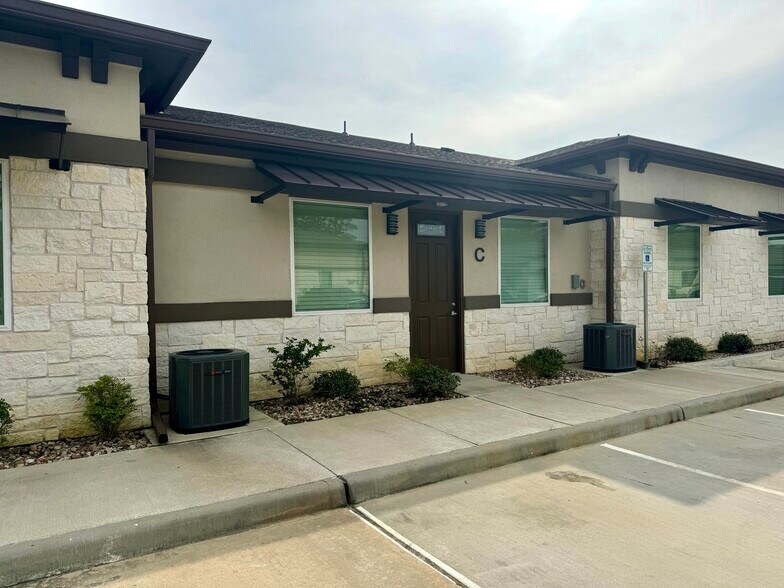 More Photos Of 17138 N Eldridge Pky, Tomball Medical For Sale