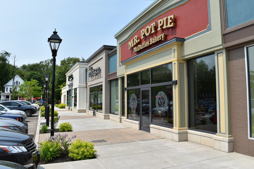 More Photos Of 140 Pine St, Hamburg Storefront For Lease