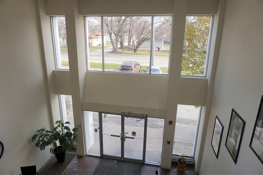 More Photos Of 520 S Pierce Ave, Mason City Medical For Sale