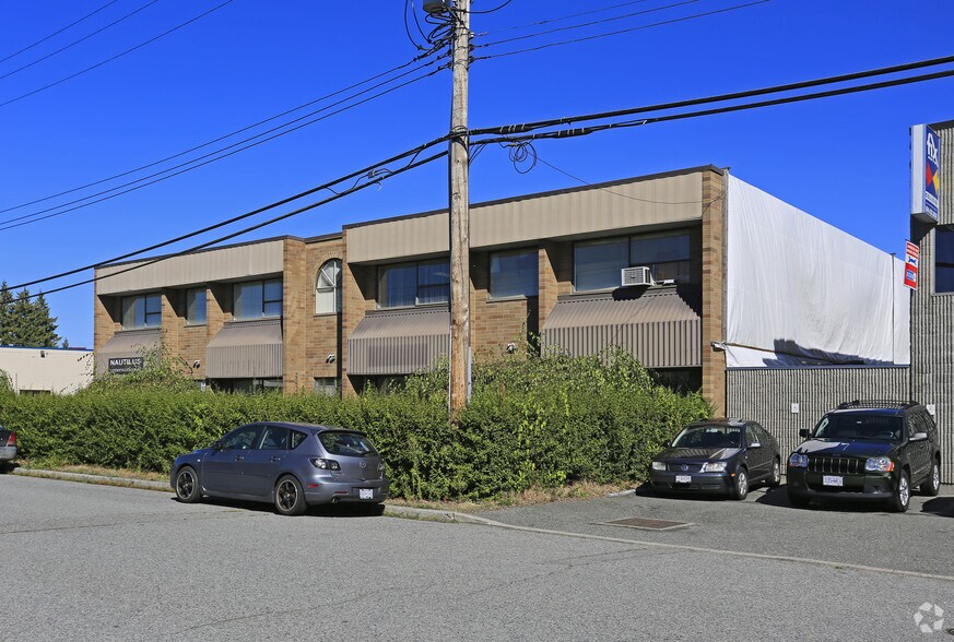 More Photos Of 6866 Russell Av, Burnaby Office For Lease
