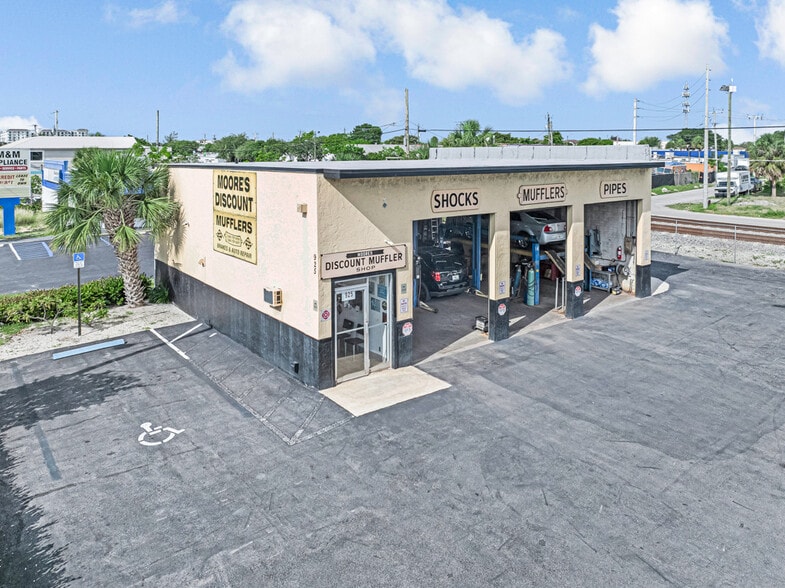 More Photos Of 925 N Federal Hwy, Boynton Beach Auto Repair For Sale