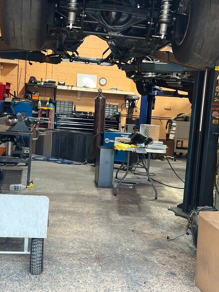 More Photos Of 434 NE 3rd Ave, Cape Coral Warehouse For Lease